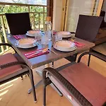Quiet Beachfront Oasis - Dona Sofia Апартаменты *