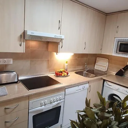 Quiet Beachfront Oasis - Dona Sofia Апартаменты