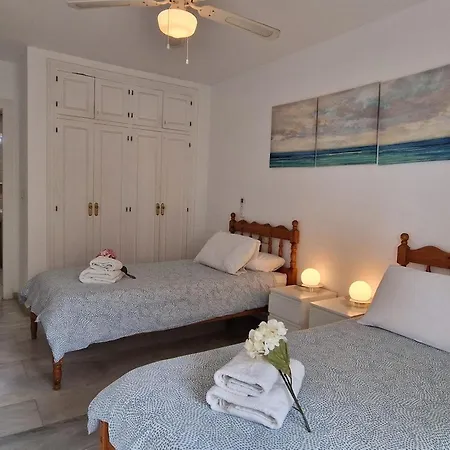 Апартаменты Quiet Beachfront Oasis - Dona Sofia