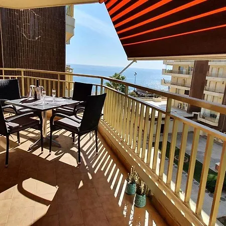 Апартаменты Quiet Beachfront Oasis - Dona Sofia *