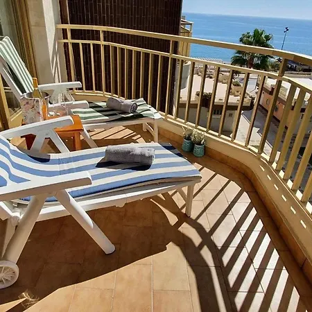 Апартаменты Quiet Beachfront Oasis - Dona Sofia Фуэнхирола