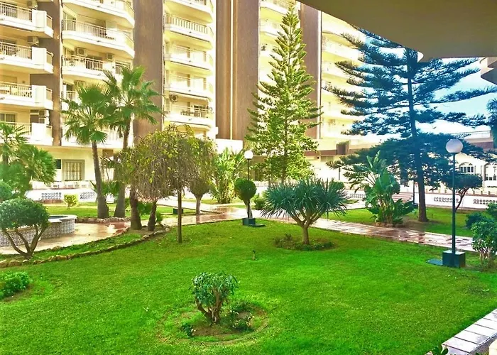 Quiet Beachfront Oasis - Dona Sofia Appartement