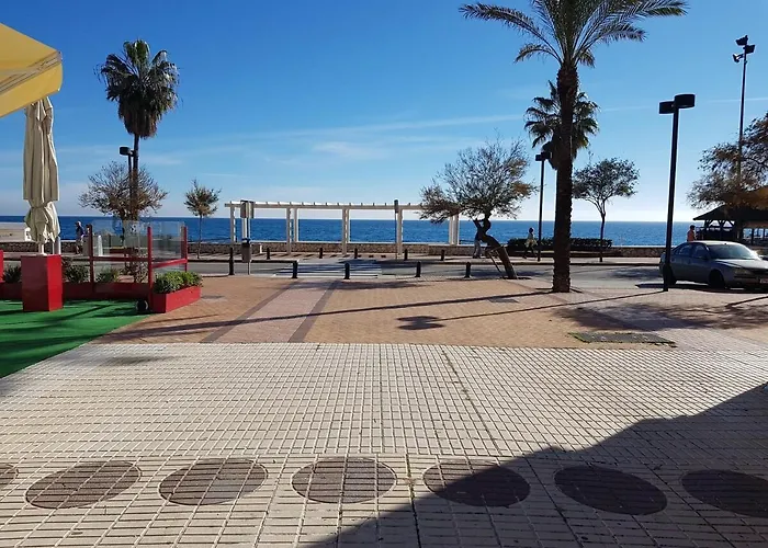 Quiet Beachfront Oasis - Dona Sofia Appartement Fuengirola