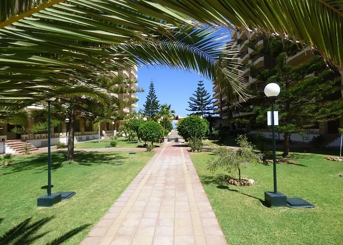 Quiet Beachfront Oasis - Dona Sofia Appartement *