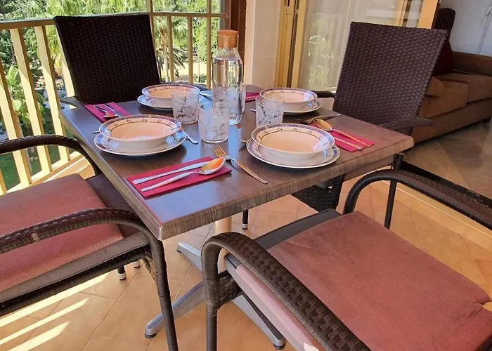 Quiet Beachfront Oasis - Dona Sofia Appartement *